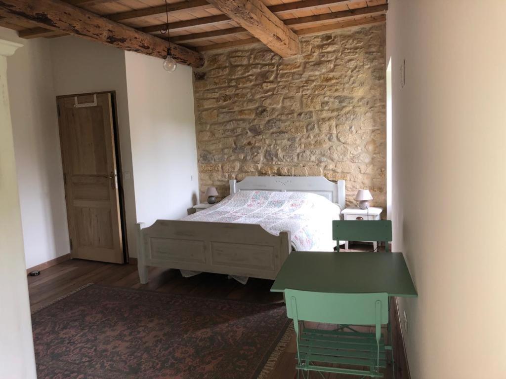 Chambre Du Tilleul - Charme, Confort Et Piscine Sigonce Buitenkant foto